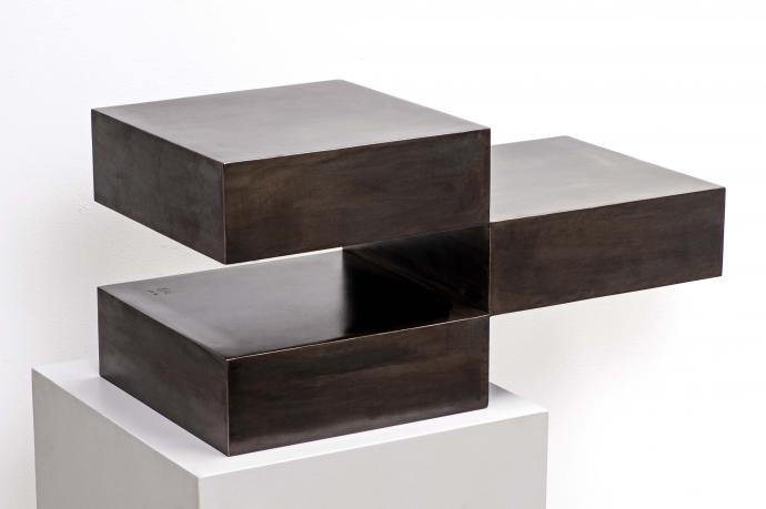 Stephan Siebers, Cube in three pieces, Stahl patiniert, 60 x 30 x 30 cm, seitlich