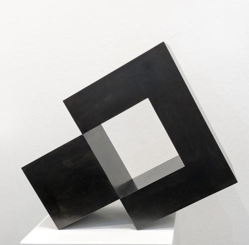 Stephan Siebers, Isolated Cube, 2018, Stahl patiniert, 50 x 40 x 20 cm