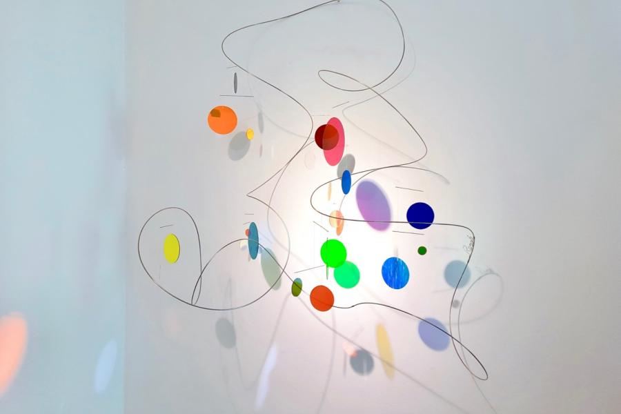 Rosali Schweizer bubble 2021 Acrylglas und V2A Draht 90 x 70 x 50 cm 2