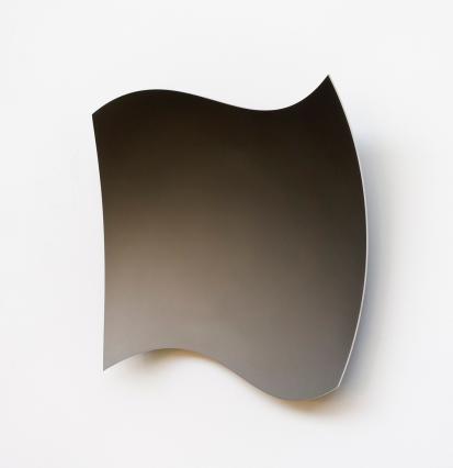 Heiner Thiel, wvz 685, 2018, eloxiertes Aluminium, 57 x 57 x 15 cm