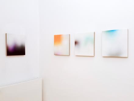 Paola Neumann, Verwehungen, 2012-2018, Öl auf Leinwand, je 33 x 41 cm