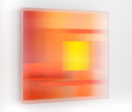 Christiane Grimm, orange-gold, 2022, Mischtechnik und Acrylglas, 60 x 60 x 10 cm