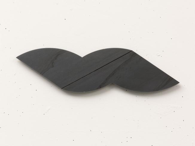 Cecilia Vissers, Wolkje, 2008, Aufl. 25, Stahl, 32 x 8 x 0,8 cm