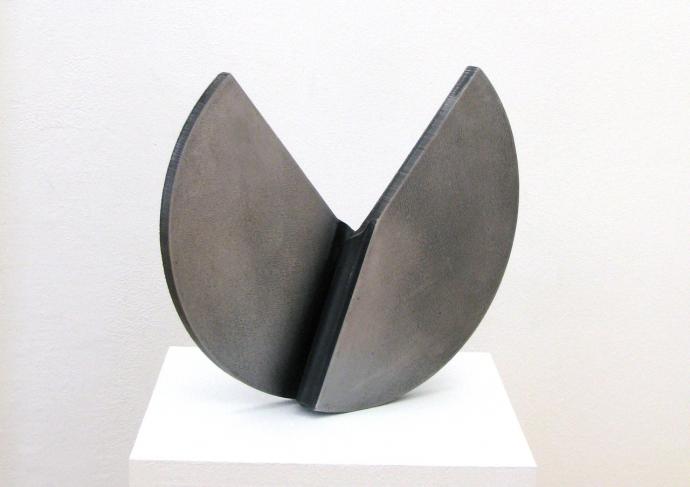 Robert Krainhöfner, Kreisscheibe gefaltet, 2014, Stahl, ø 29 cm