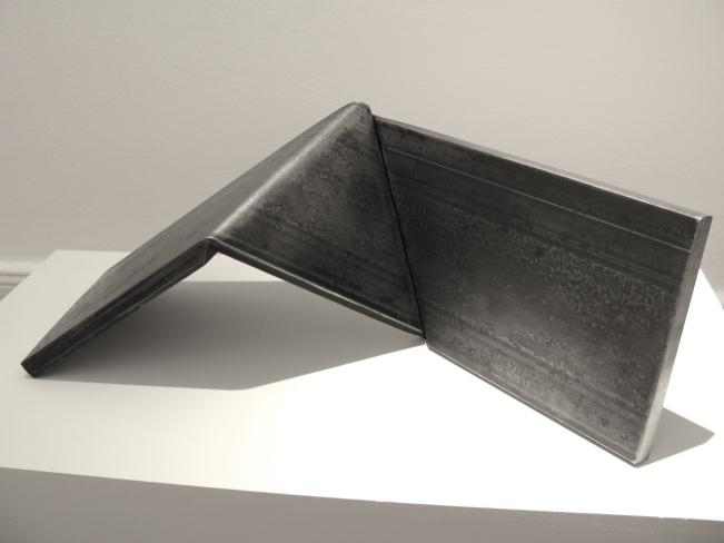 Robert Krainhöfner, Quinte, 2012, Bandstahl 22 mm, 20 x 62 x 26 cm