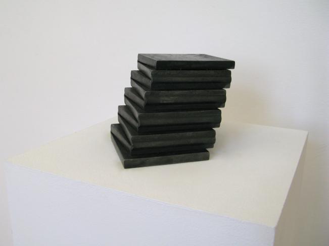 Robert Krainhöfner, Verschiebung 3° . 2013, Bandstahl 9fach gefaltet, 11 x 14 x 22 cm